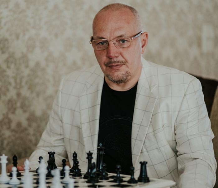 Маковенко Олег Владимирович - биография и трудовая деятельность