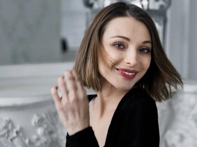 Карина Вейнгард: биография, курсы по личностному развитию и литературная деятельность